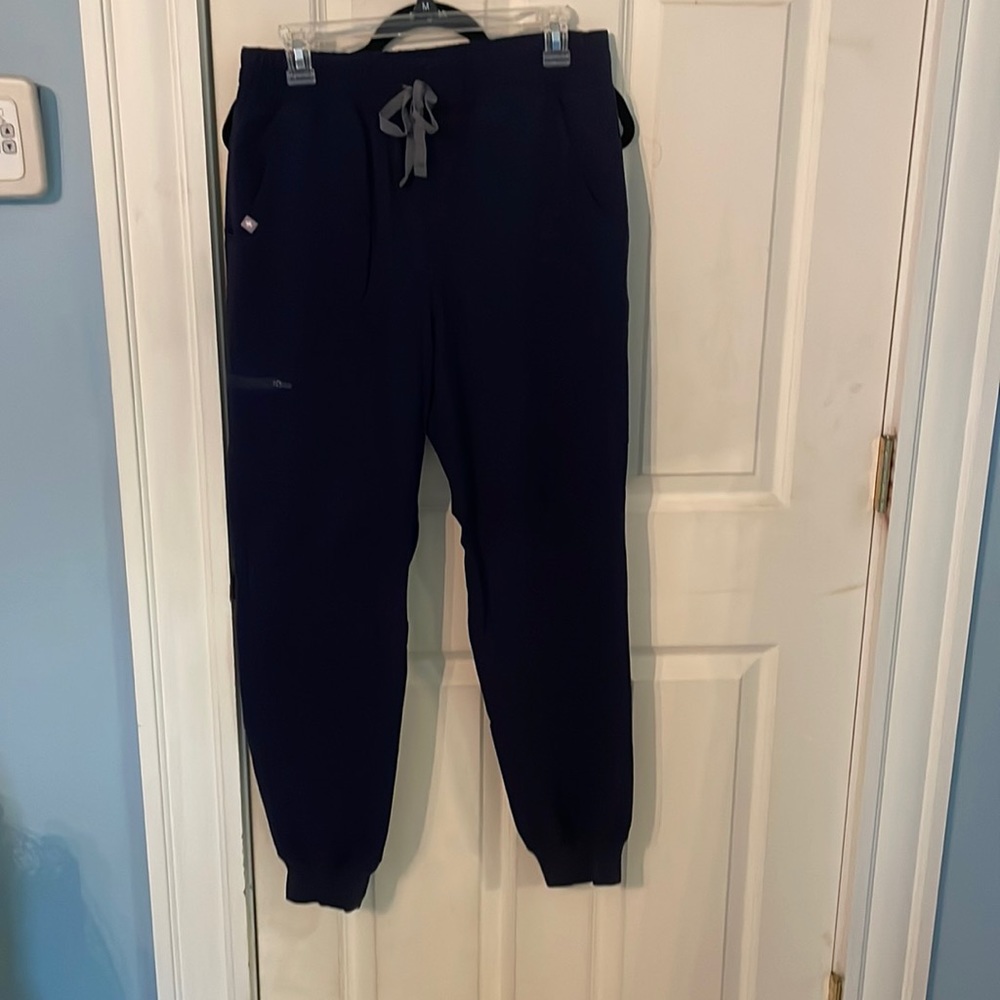 Women’s Figs Scrub Pants